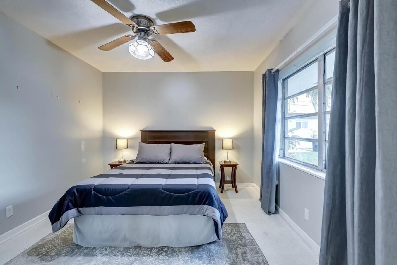 Waterfront Apartment Private Patio Pool フォート・ローダーデール エクステリア 写真
