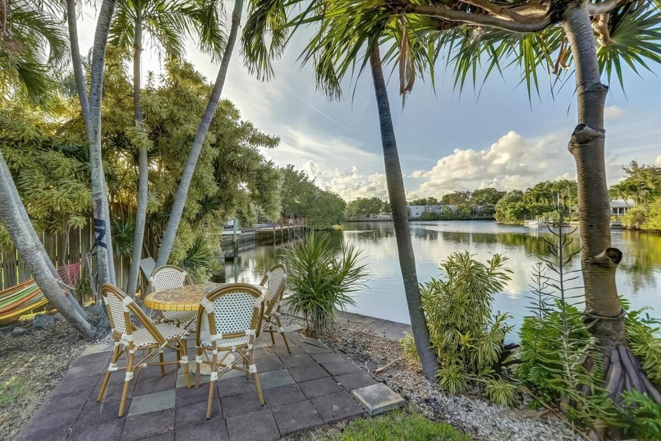 Waterfront Apartment Private Patio Pool フォート・ローダーデール エクステリア 写真