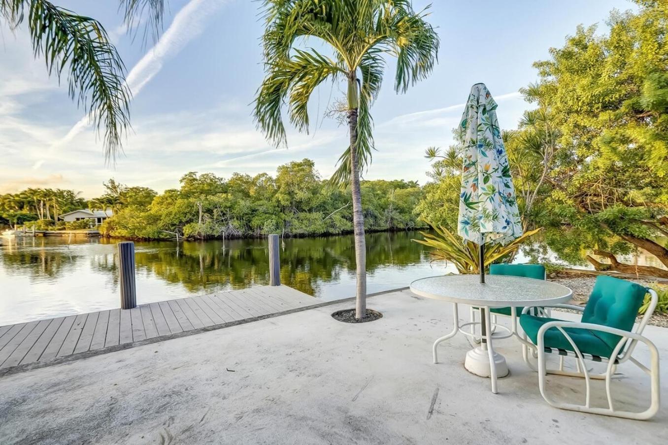Waterfront Apartment Private Patio Pool フォート・ローダーデール エクステリア 写真