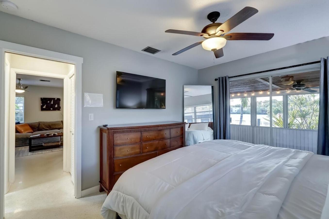 Waterfront Apartment Private Patio Pool フォート・ローダーデール エクステリア 写真