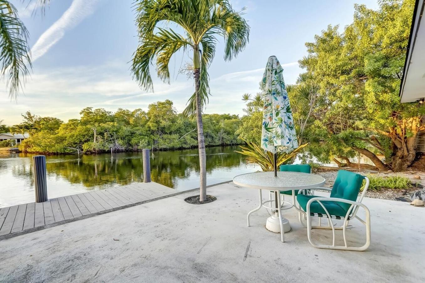 Waterfront Apartment Private Patio Pool フォート・ローダーデール エクステリア 写真